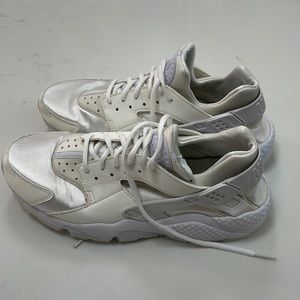 Nike White Huarache womens shoes size 11